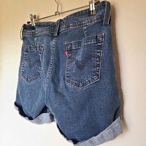 ☆Levi 545 shorts size 4☆